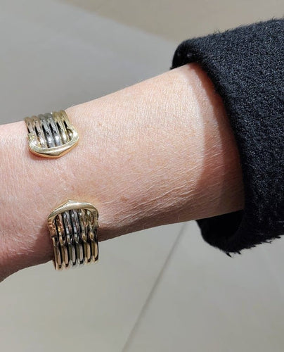 Bracelet Cartier - Bracelet jonc ouvert Double C en or jaune 18 carats 58 Facettes 73524