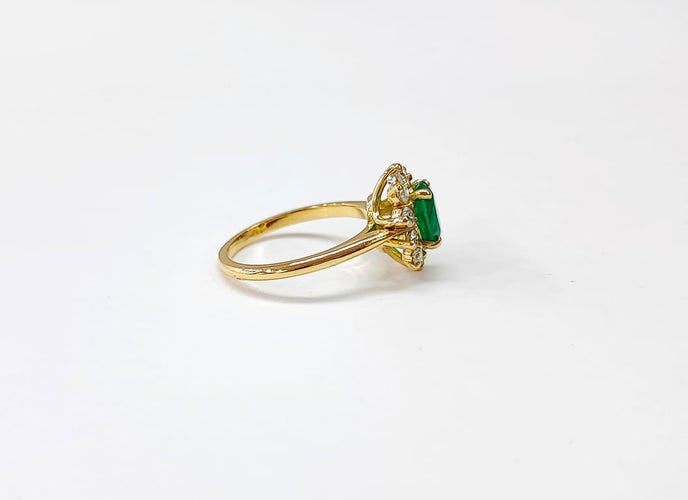 Bague 54 Bague marguerite en or jaune 18K avec émeraude et diamants 58 Facettes Bag.Margt.Arc-E-FA.54