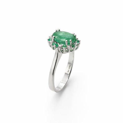 Bague 54 Bague marguerite en or blanc 18 carats, émeraudes et diamants 58 Facettes Bague marguerite en or émeraudes et diamants