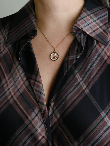 Pendentif AUGIS Médaille Amour ronde Plus Hier Moins Demain or jaune rubis 58 Facettes 1164.3