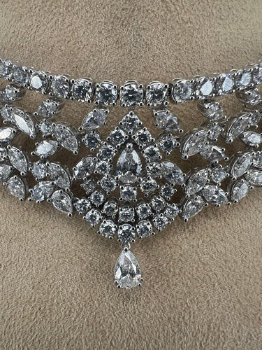 Collier Collier princesse en or et diamants 58 Facettes N-144