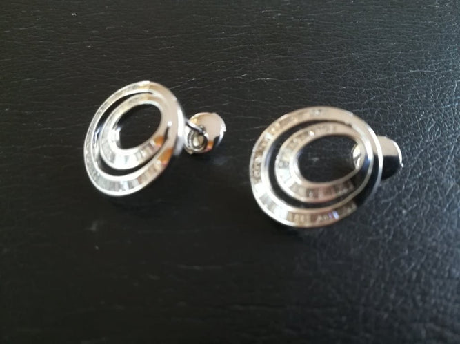 Boucles d'oreilles Boucles d’oreilles - Cercles en or blanc 18 ct et diamants baguette 58 Facettes 01345