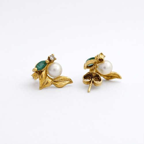 Boucles d'oreilles Boucles d’oreilles en or jaune 18 carats avec diamant, émeraude et perle 58 Facettes 33714