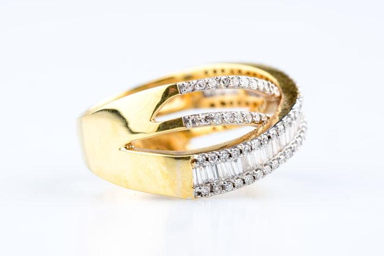 Bague 50 Bague croisée en or jaune 18K avec diamants taille baguette et brillant 58 Facettes BG31300274-107