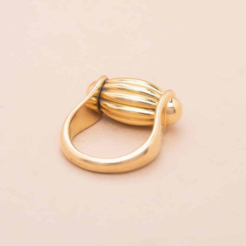 Bague 54 O. J. Perrin - Bague godronnée en or jaune 18K 58 Facettes 793324