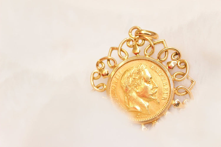 Pendentif Pendentif Napoléon en or jaune 900 et entourage en or jaune 750 58 Facettes MT250671