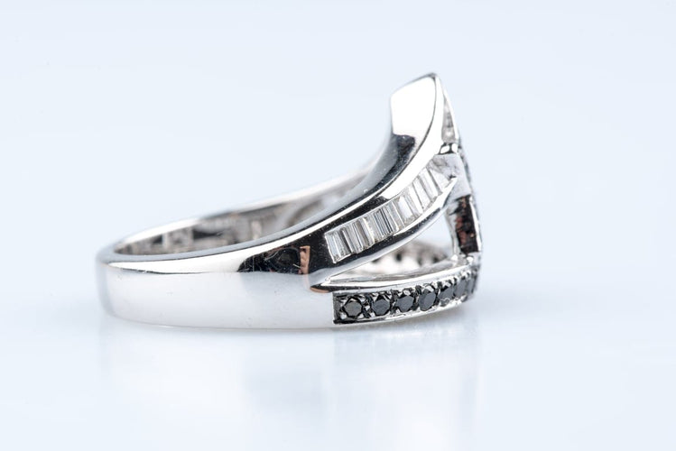 Bague 54 Bague étoile en or blanc 18K et diamants noirs et blancs 58 Facettes BG31300267-107