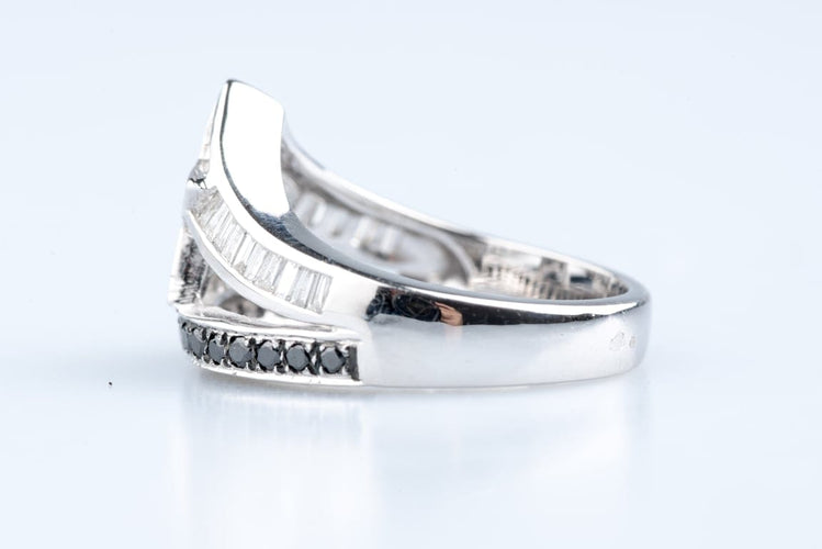 Bague 54 Bague étoile en or blanc 18K et diamants noirs et blancs 58 Facettes BG31300267-107