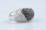 Bague 53.5 Bague dôme cœur en or blanc 18K et diamants noirs et blancs 58 Facettes BG31300347-107