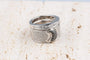 Bague 53 Bague large en or blanc 18K pavée de diamants noirs et blancs 58 Facettes BG-31300005-107