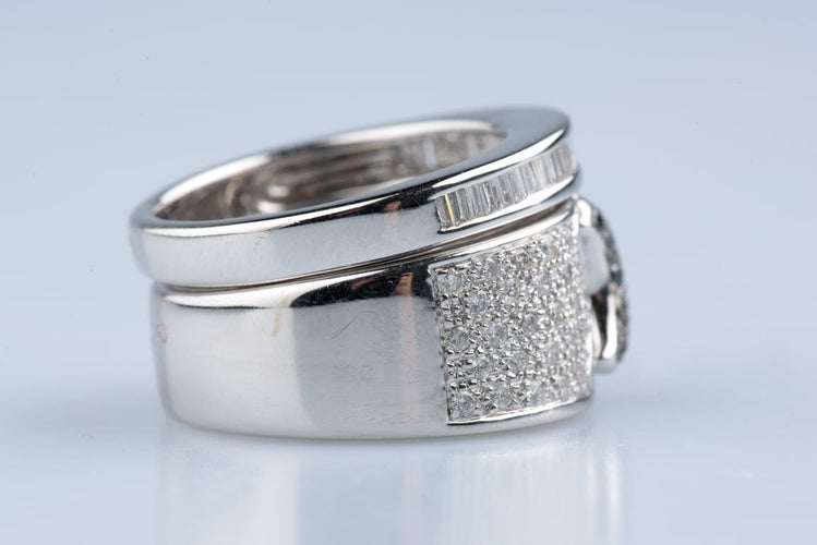 Bague 53 Bague large en or blanc 18K pavée de diamants noirs et blancs 58 Facettes BG-31300005-107