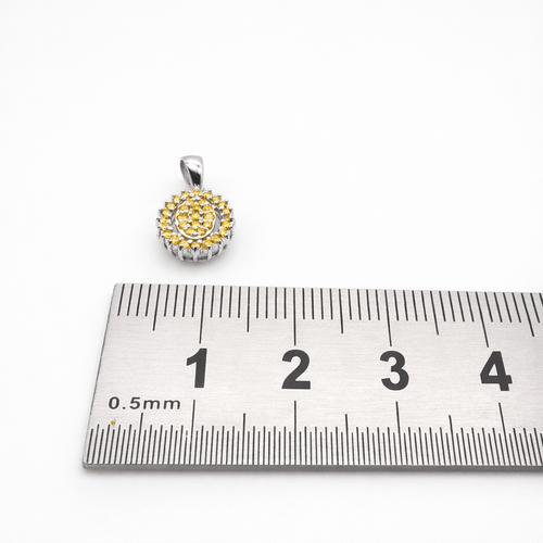 Pendentif Pendentif en or blanc 14 carats et diamants jaunes 58 Facettes Pendentif en or et diamants jaune