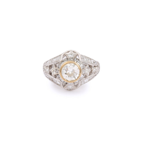 Bague 53 Art Déco - Bague en or gris 18 carats diamants 58 Facettes BD172