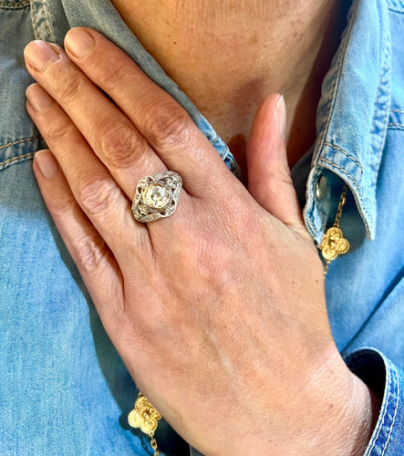 Bague 53 Art Déco - Bague en or gris 18 carats diamants 58 Facettes BD172