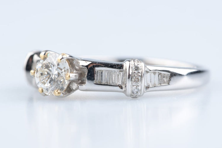 Bague 54 Alliance diamant en or blanc 18K avec diamants taille baguette 58 Facettes BG1117357-107