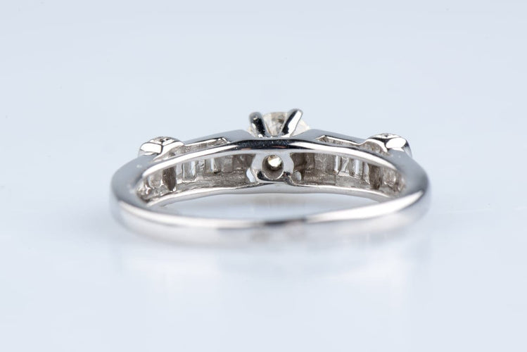 Bague 54 Alliance diamant en or blanc 18K avec diamants taille baguette 58 Facettes BG1117357-107