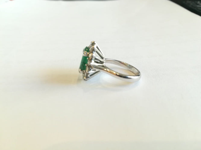 Bague 51 Bague marguerite - Émeraude et diamants en or blanc 750 58 Facettes 01348
