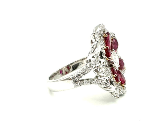 Bague 60 Mouawad - Bague marguerite en or blanc 18K, diamants et rubis 58 Facettes MOUAWAD Bague