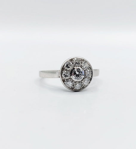 Bague 53 Bague marguerite Art déco en platine et diamants 0,55 ct 58 Facettes A06699