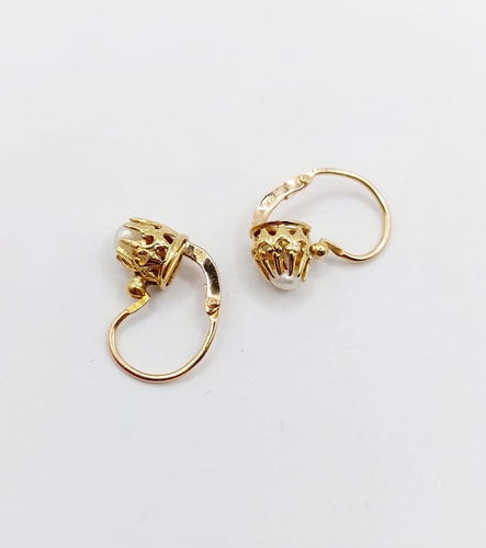 Boucles d'oreilles Dormeuses anciennes en or 18k serties d’une perle (circa 1900) 58 Facettes A06705