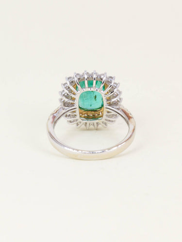 Bague 53 Bague or blanc émeraude 2,17 carats entourage diamants 58 Facettes 1214.3