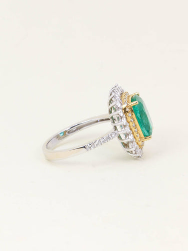 Bague 53 Bague or blanc émeraude 2,17 carats entourage diamants 58 Facettes 1214.3
