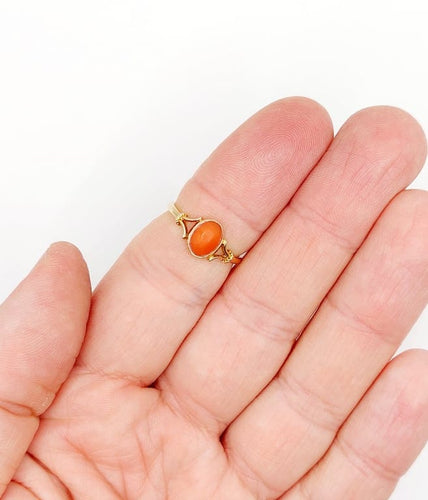 Bague 52 Bague Art déco en or 18k au cabochon de corail 58 Facettes A06719