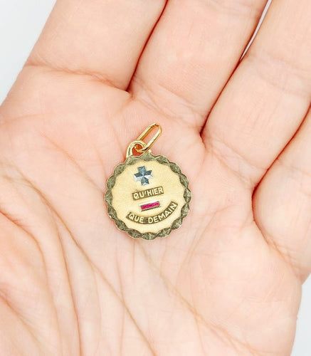 Pendentif Augis - Pendentif médaille d’amour en or rose 18k et rubis 58 Facettes A06726