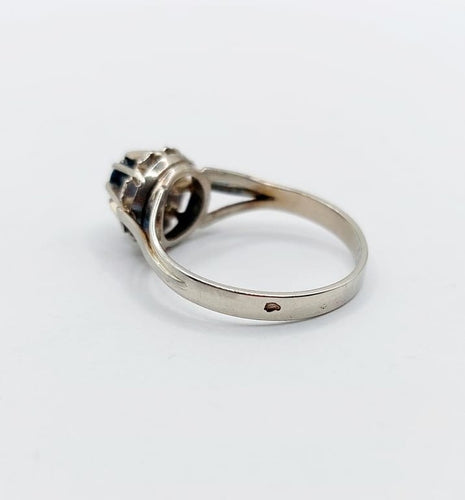 Bague 51 Bague solitaire Art déco en or blanc 18k et saphir 58 Facettes A01186
