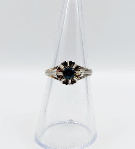 Bague 51 Bague solitaire Art déco en or blanc 18k et saphir 58 Facettes A01186