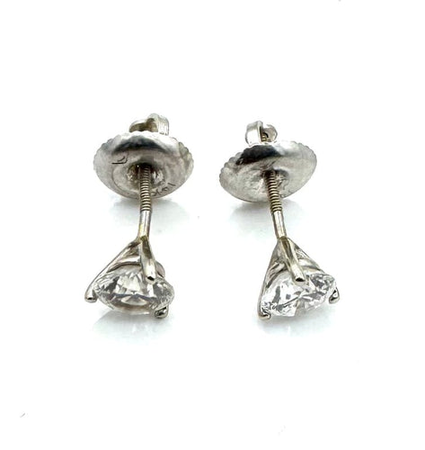 Boucles d'oreilles Boucles d’oreilles puces en or blanc 14 carats et diamants 0,60 ct 58 Facettes 230156