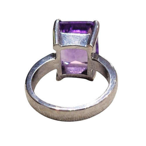 Bague 51 Bague - Améthyste taille émeraude en or blanc 18k 58 Facettes S261