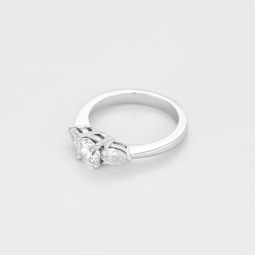 Bague 54 Bague solitaire en or blanc et diamant 58 Facettes B260080