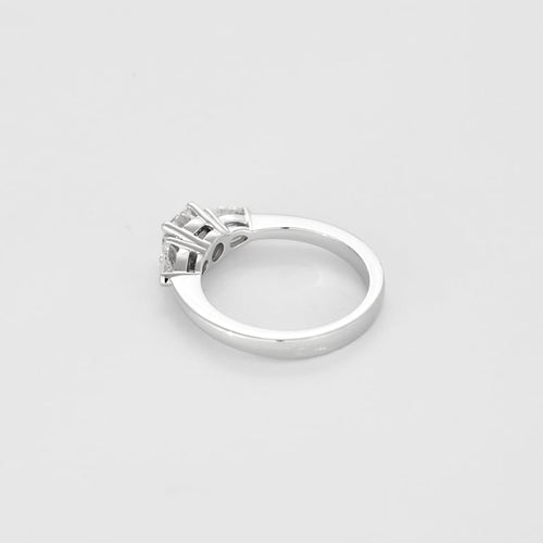 Bague 54 Bague solitaire en or blanc et diamant 58 Facettes B260080