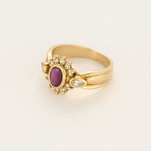 Bague 55 Bague en or jaune, diamants, rubis 58 Facettes B260114