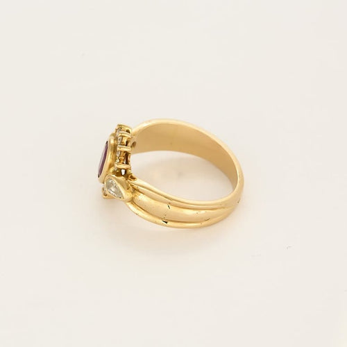 Bague 55 Bague en or jaune, diamants, rubis 58 Facettes B260114