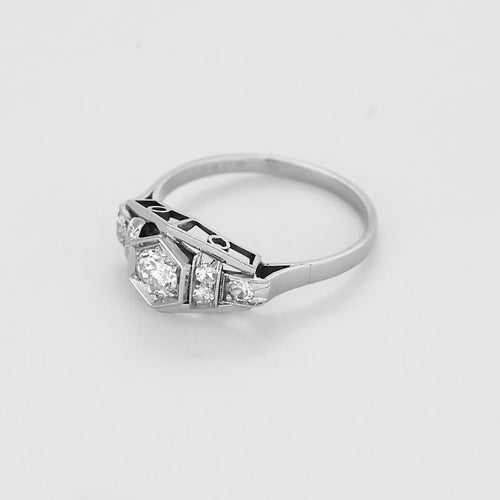 Bague 52.5 Bague Art déco en platine 950 et diamants 58 Facettes B260011