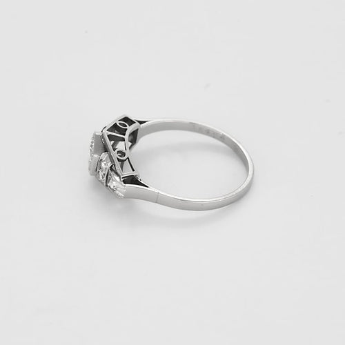 Bague 52.5 Bague Art déco en platine 950 et diamants 58 Facettes B260011