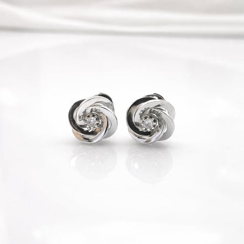 Boucles d'oreilles Boucles d'oreilles en or blanc 18 carats et diamants taille brillant 58 Facettes Boucles d'oreilles or blanc & diamants