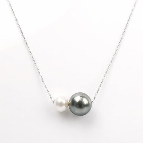 Collier Guérin - Collier en or blanc 18 carats et perles 58 Facettes Collier signé Guérin en or blanc 18K
