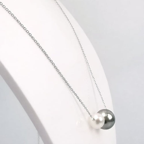 Collier Guérin - Collier en or blanc 18 carats et perles 58 Facettes Collier signé Guérin en or blanc 18K