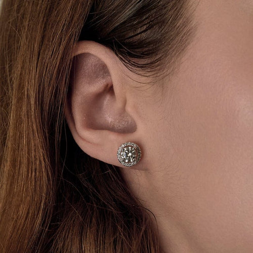 Boucles d'oreilles Boucles d’oreilles en or blanc 18 carats et diamants 58 Facettes BO-01