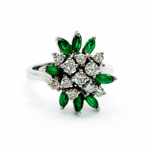 Bague 56 Bague fleur en or blanc 18 ct, diamants et émeraudes 58 Facettes 50258