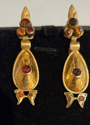 Boucles d'oreilles Boucles d'oreilles géorgiennes catalanes en or 18 ct et grenats hessonites 58 Facettes 1