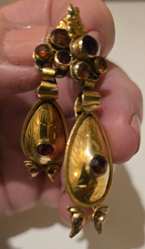 Boucles d'oreilles Boucles d'oreilles géorgiennes catalanes en or 18 ct et grenats hessonites 58 Facettes 1