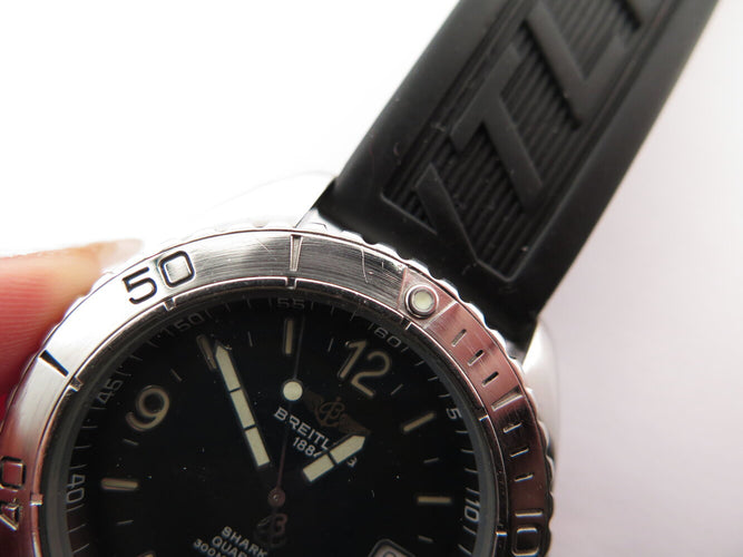 Montre vintage montre BREITLING shark 300m a58605 41 mm acier date quartz 58 Facettes 273387