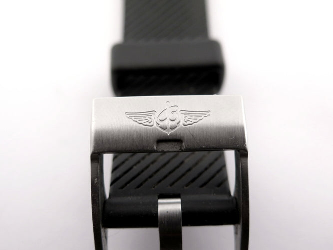 Montre vintage montre BREITLING shark 300m a58605 41 mm acier date quartz 58 Facettes 273387