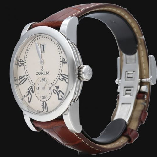 Montre Corum Montre Classical Jump Hour 58 Facettes MT44326
