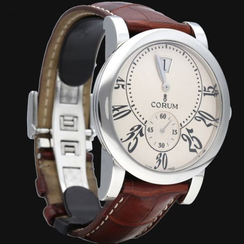 Montre Corum Montre Classical Jump Hour 58 Facettes MT44326