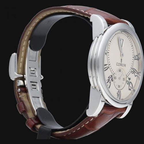 Montre Corum Montre Classical Jump Hour 58 Facettes MT44326